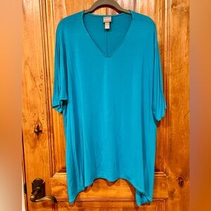 Lovely Chico's Teal Women's Tunic Top with Shark Bite Bottom Hemline